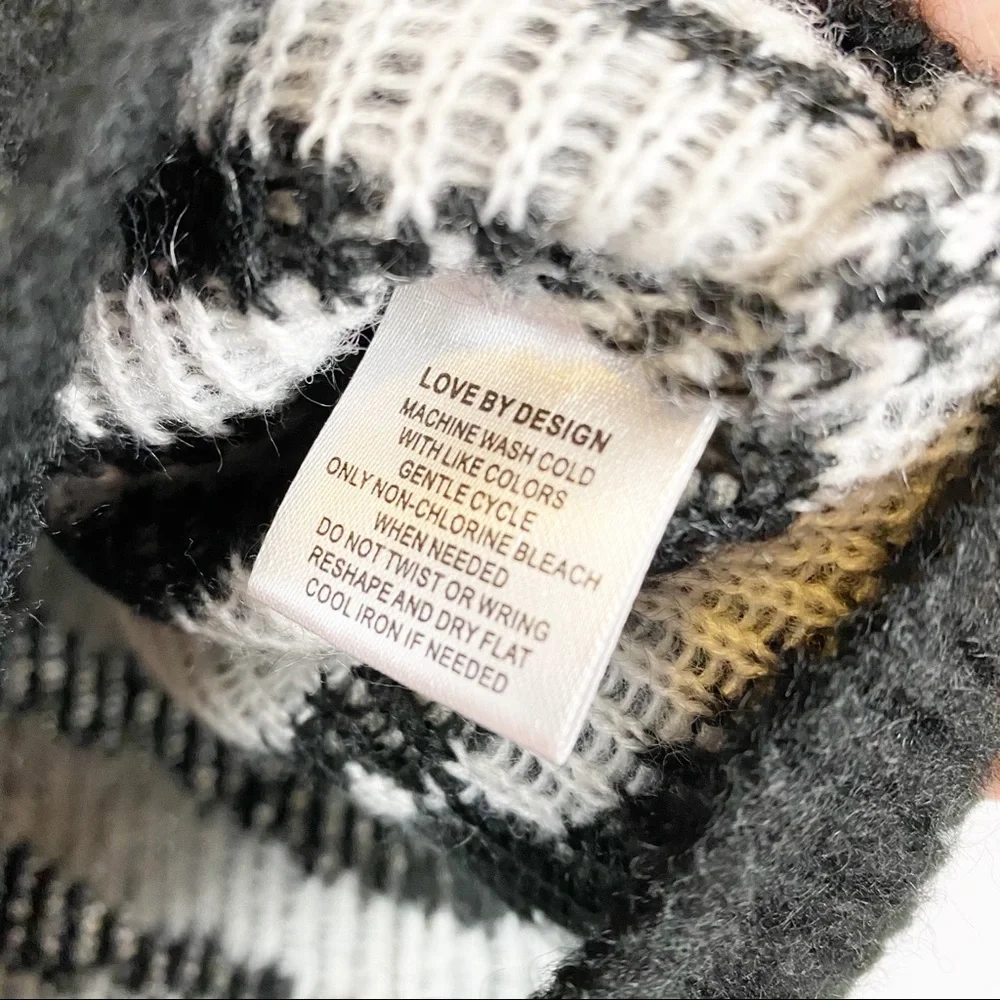 NEW Love by Design Zebra Animal Print Fuzzy Crew Neck Sweater XL - Picture 6 of 8